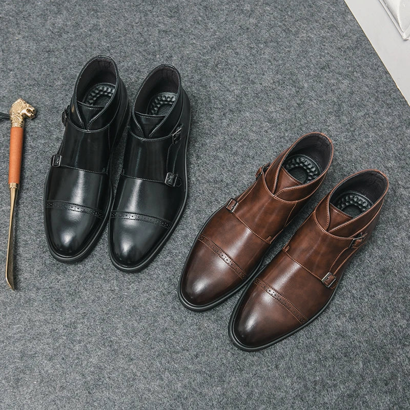 William™  | Botas de doble hebilla de cuero sintético