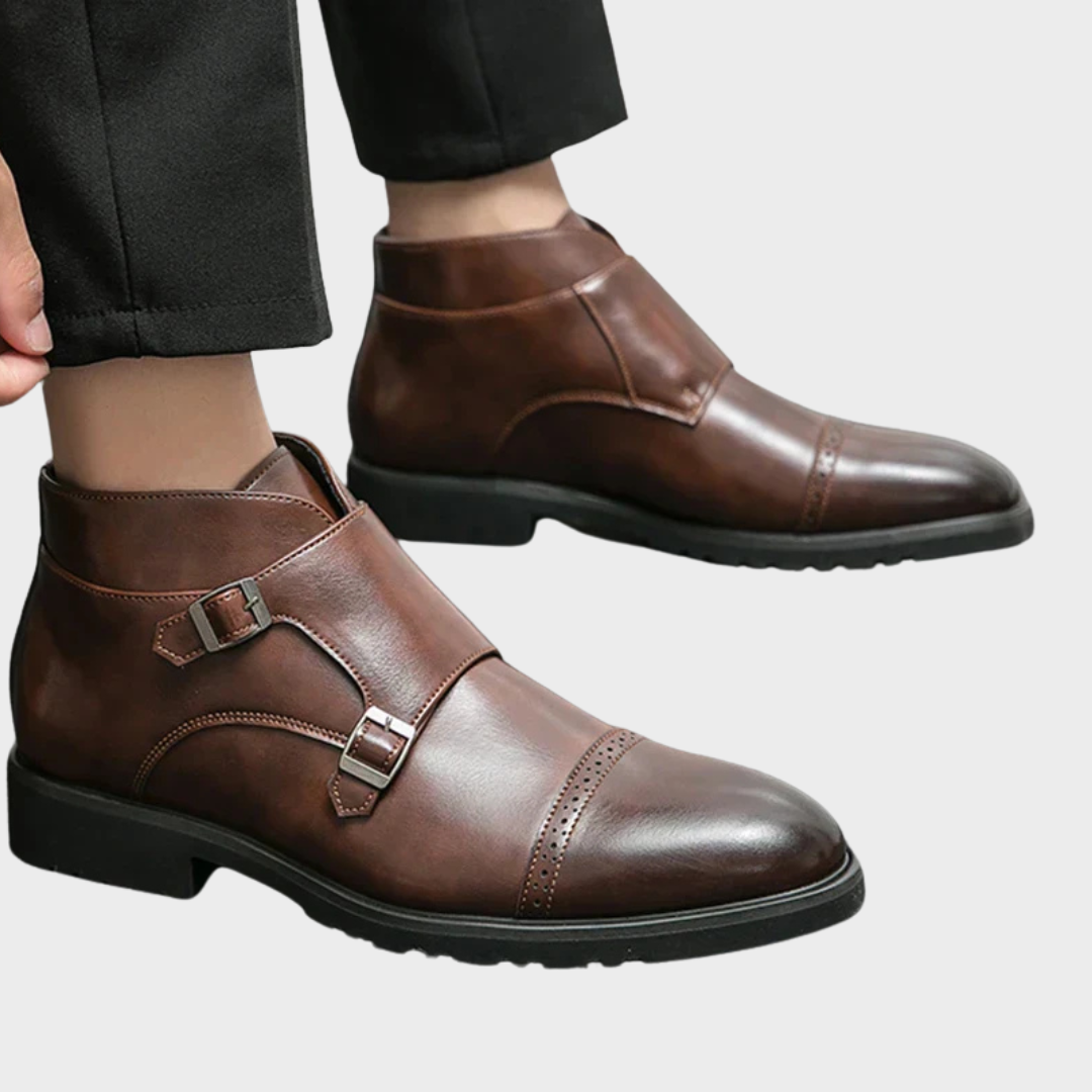 William™  | Botas de doble hebilla de cuero sintético